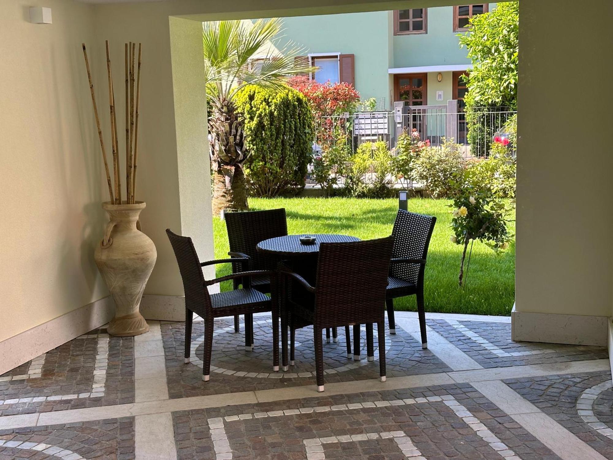 Residence Villa Dalila - Appartamento Dalila Riva del Garda Buitenkant foto