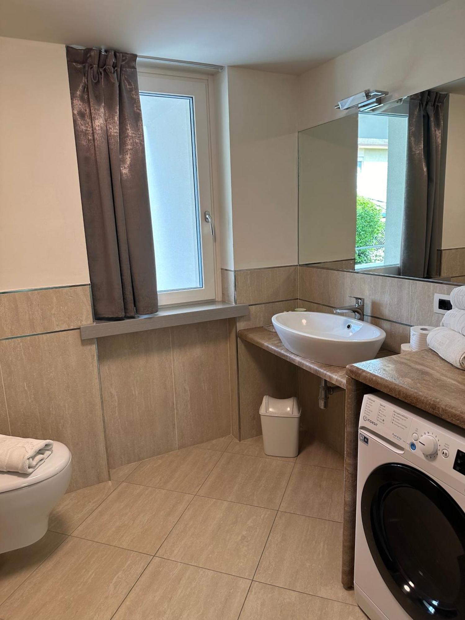 Residence Villa Dalila - Appartamento Dalila Riva del Garda Buitenkant foto