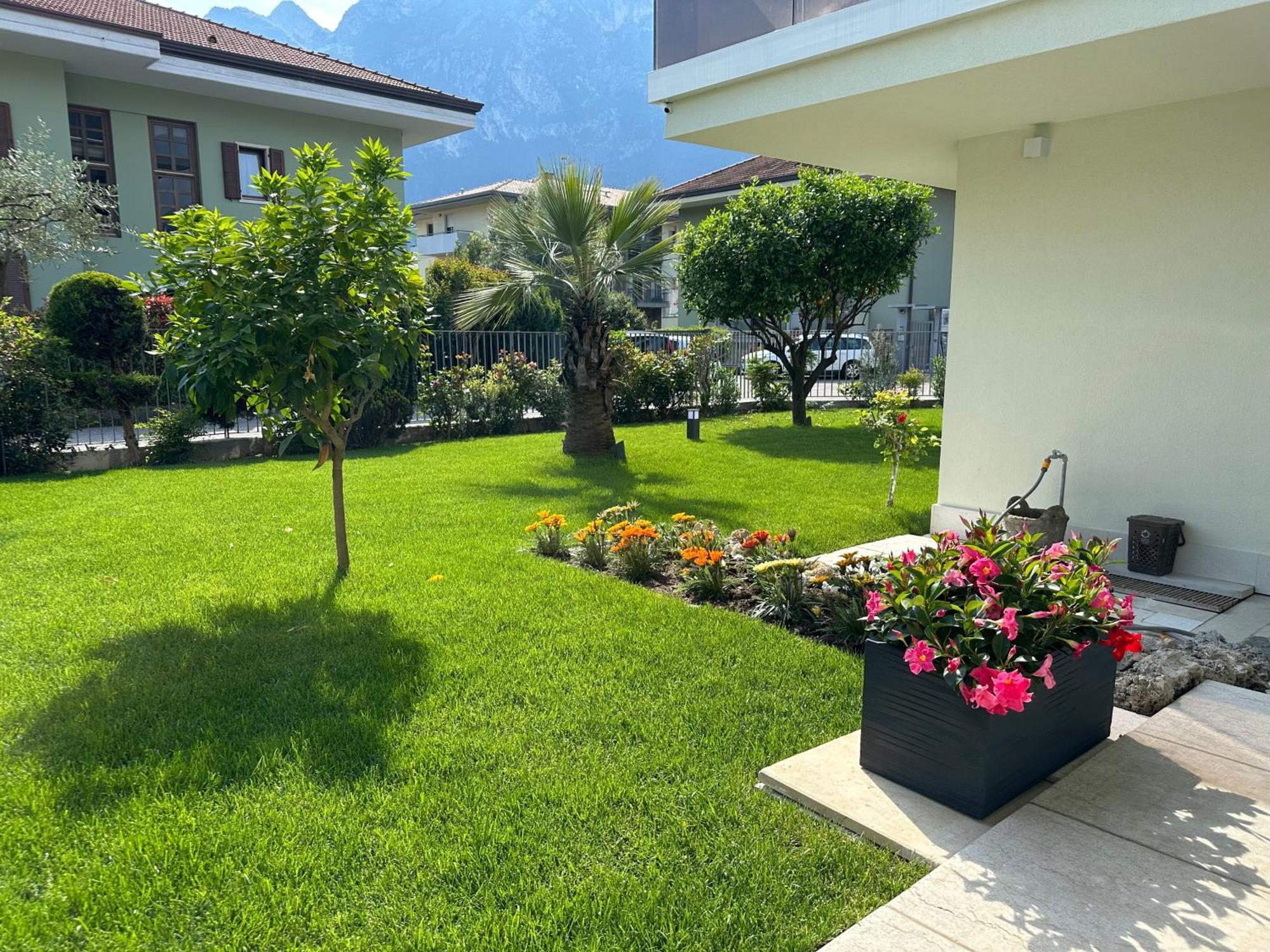 Residence Villa Dalila - Appartamento Dalila Riva del Garda Buitenkant foto