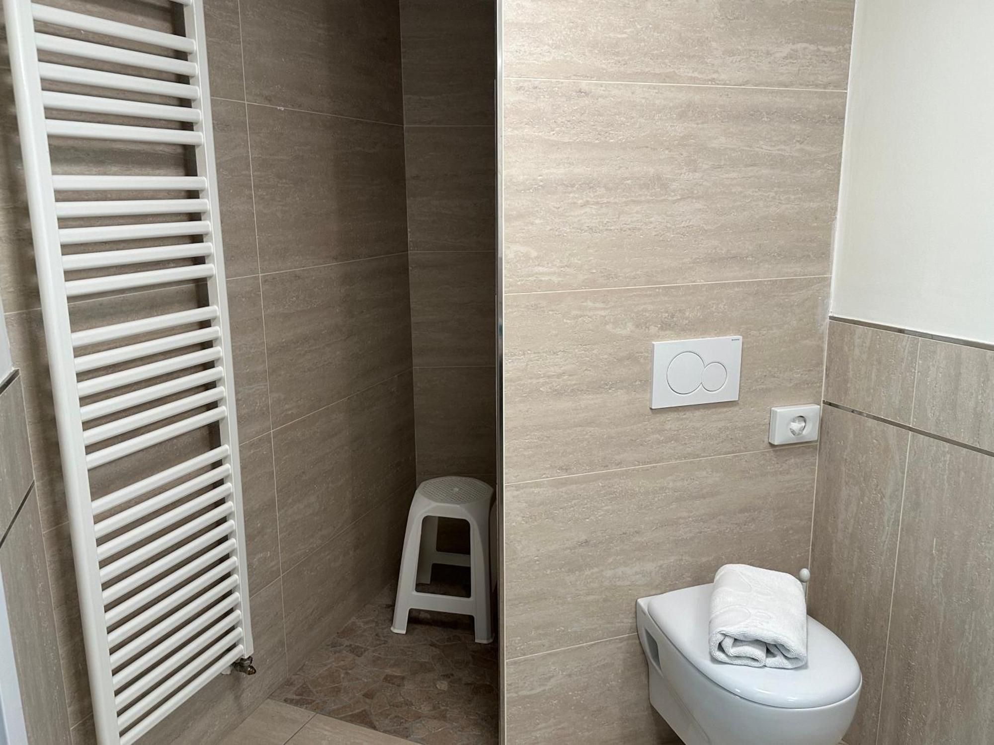 Residence Villa Dalila - Appartamento Dalila Riva del Garda Buitenkant foto